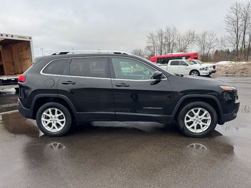 Used 2017 Jeep Cherokee Latitude image 6