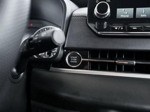 Used 2024 Mitsubishi Outlander SE image 44