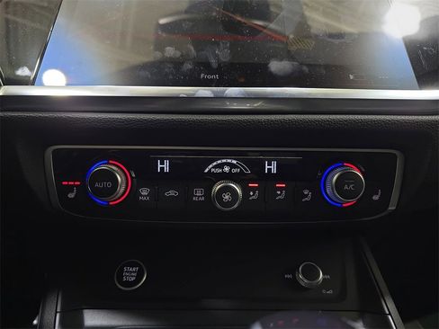 Certified 2025 Audi Q3 2.0T Premium Plus w/ Premium Plus Package image 27