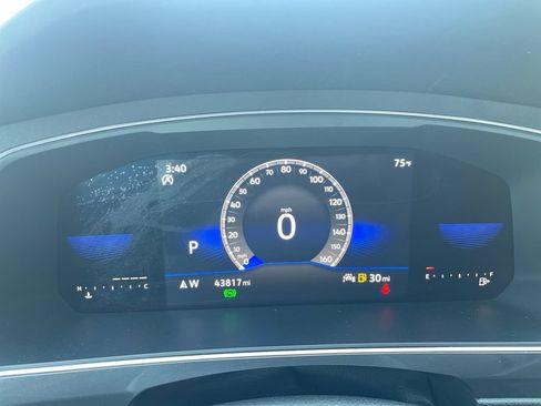 Certified 2023 Volkswagen Tiguan SE FWD image 16