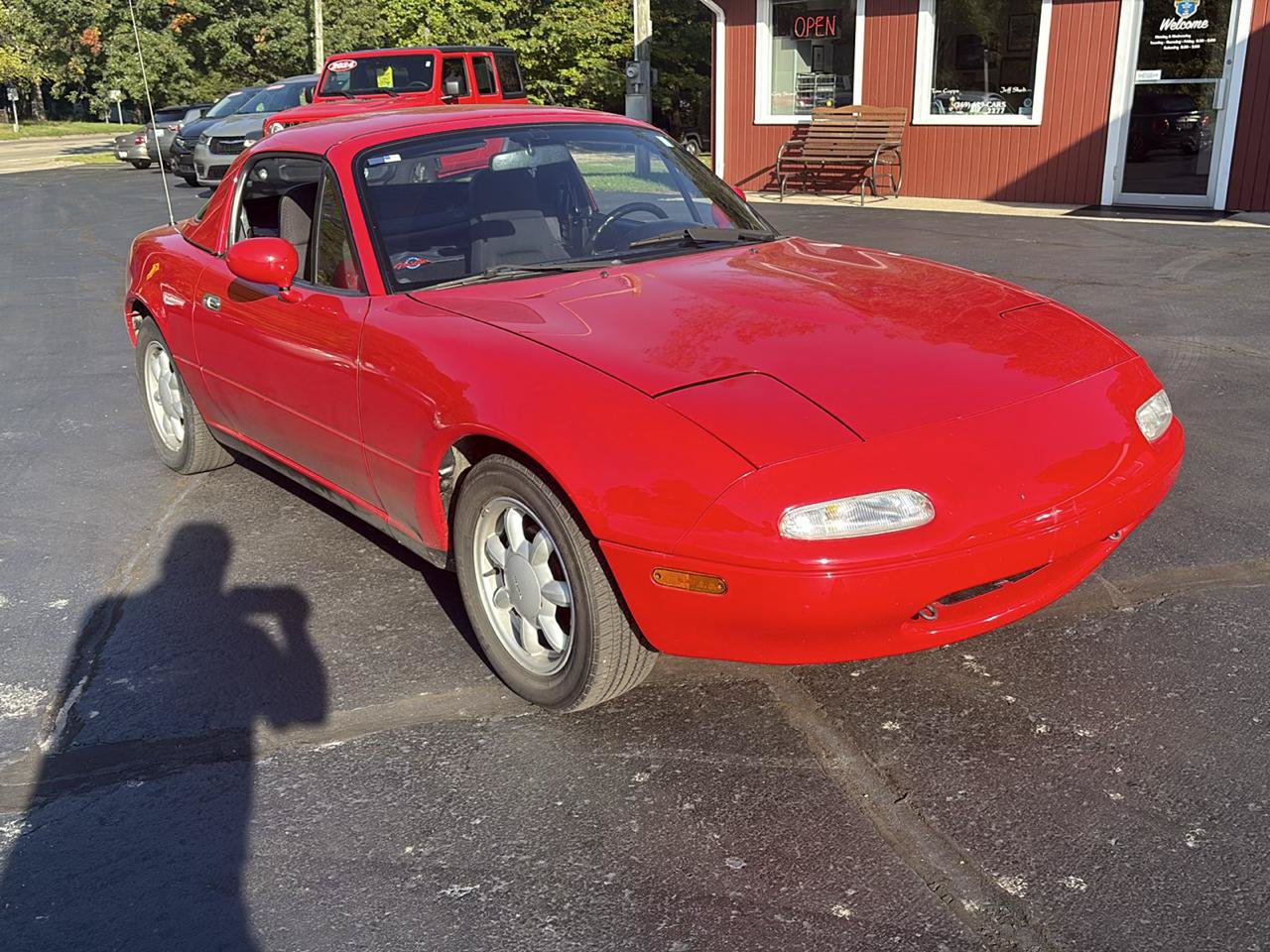 Used 1990 MAZDA MX-5 Miata RWD image 2