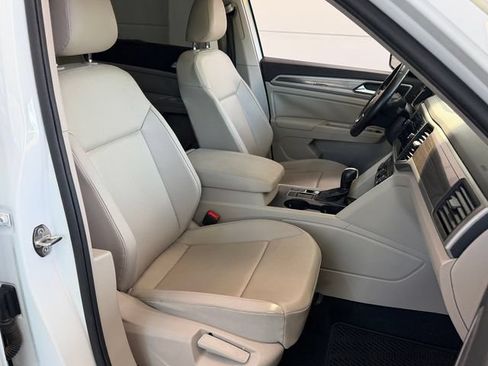 Used 2020 Volkswagen Atlas SE w/ Panoramic Sunroof Package FWD image 14