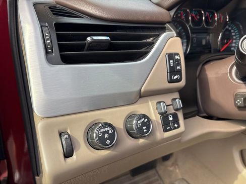 Used 2019 GMC Yukon XL SLT w/ Premium Edition image 19