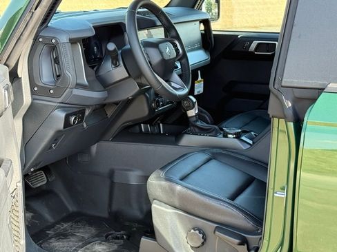 New 2025 Ford Bronco Badlands w/ Black Appearance Package image 6