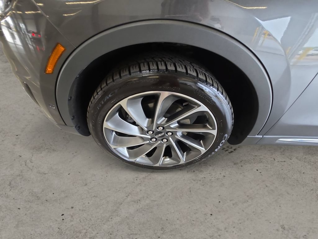 Used 2020 Lincoln Nautilus Reserve w/ Equipment Group 202A AWD/4WD image 9