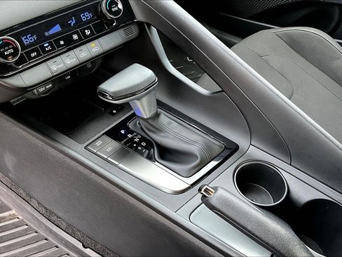 Used 2025 Hyundai Elantra Sport image 19