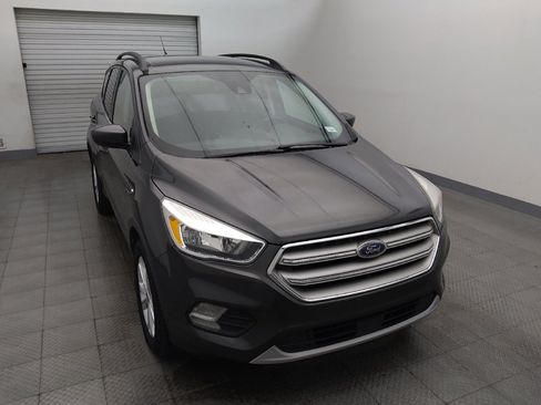 Used 2018 Ford Escape SE w/ Ford Safe & Smart Package FWD image 14