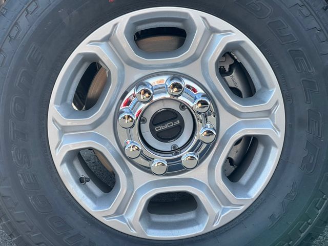 New 2026 Ford F250 XLT w/ FX4 Off-Road Package AWD/4WD image 9