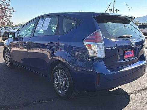 Used 2017 Toyota Prius V Two w/ Carpet Mat Package FWD image 5
