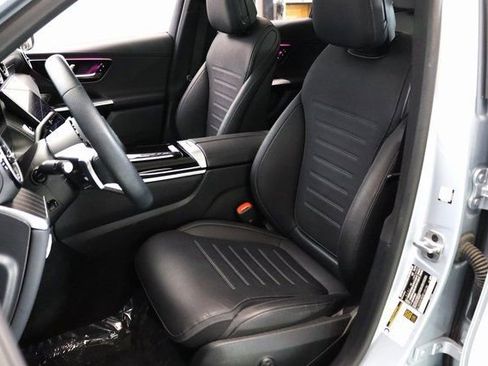 Used 2024 Mercedes-Benz GLC 300 4MATIC image 18