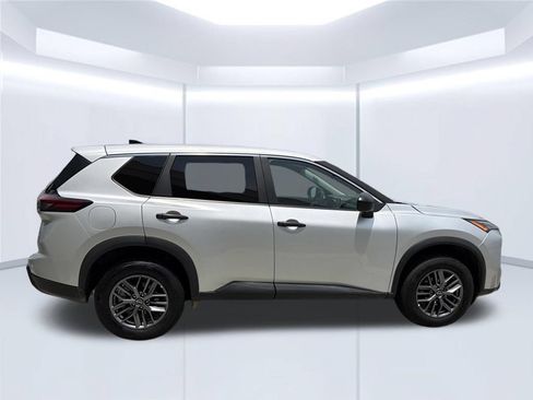 Used 2024 Nissan Rogue S AWD/4WD image 8