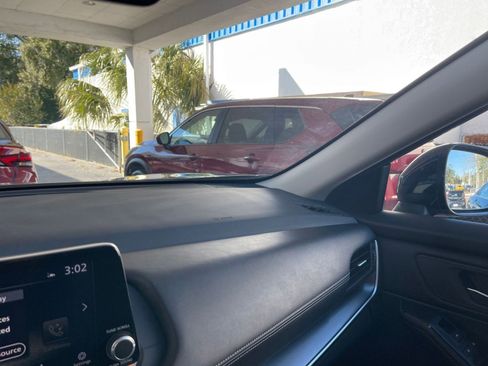 Used 2025 Nissan Rogue SV image 36