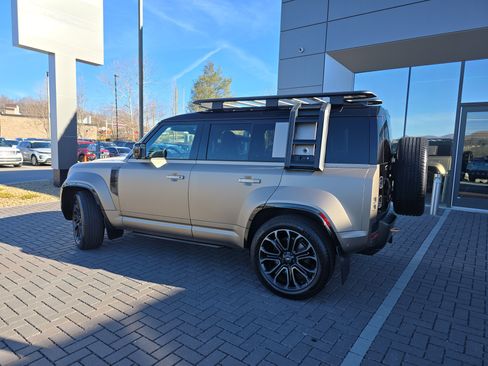 Certified 2025 Land Rover Defender 110 image 8