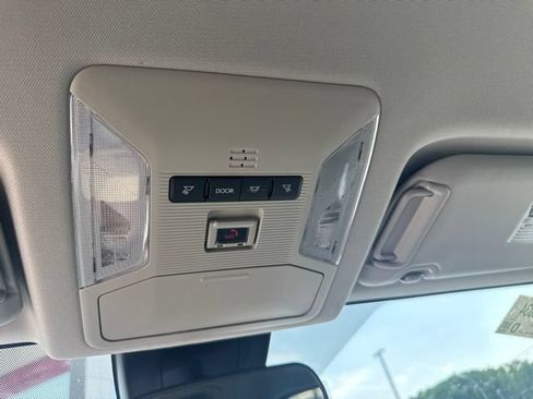 Used 2025 Toyota RAV4 XLE AWD/4WD image 23