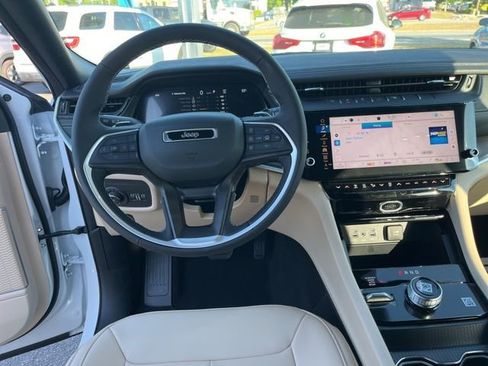 New 2026 Jeep Grand Cherokee L Limited w/ Limited Altitude Package AWD/4WD image 18