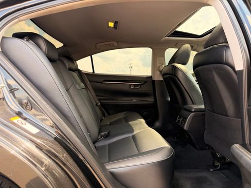 Used 2017 Lexus ES 350 w/ Accessory Package 2 FWD image 25