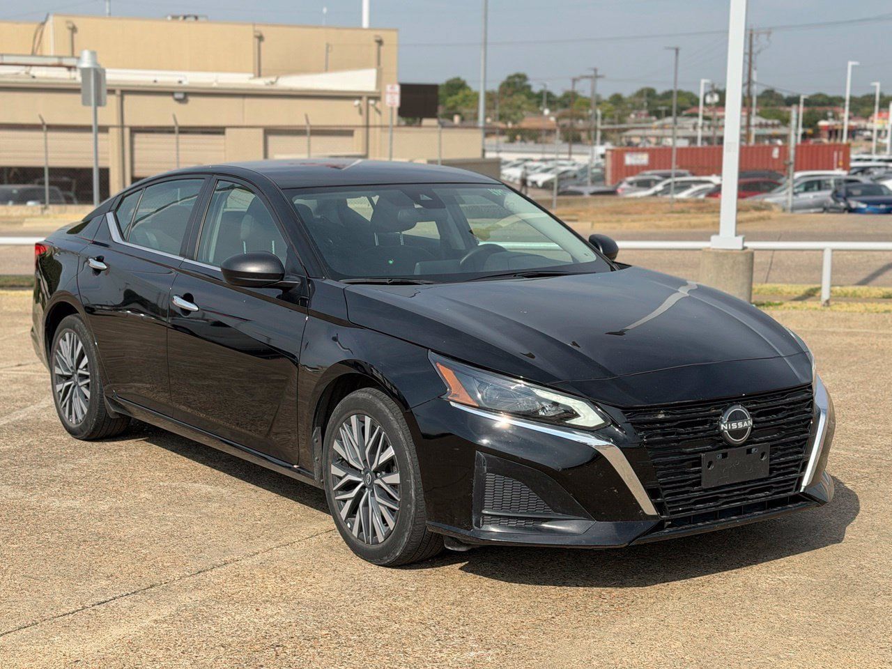 Certified 2025 Nissan Altima 2.5 SV FWD image 1