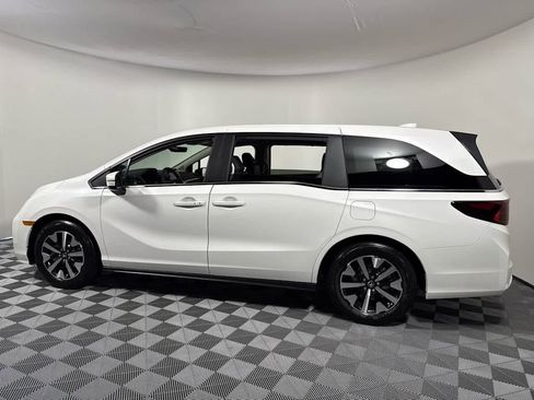 New 2025 Honda Odyssey EX-L image 3
