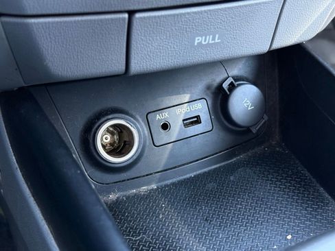 Used 2010 Hyundai Elantra GLS FWD image 22