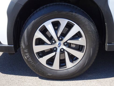 Used 2024 Subaru Outback AWD/4WD image 27