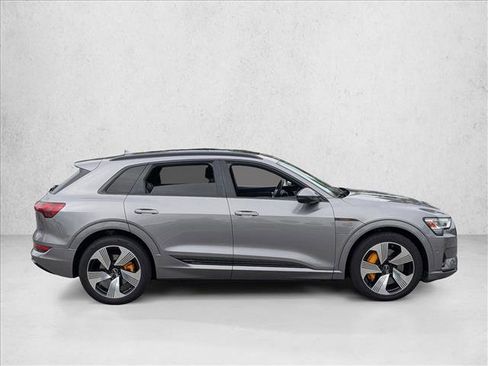 Used 2023 Audi e-tron Premium Plus w/ Premium Plus Package AWD/4WD image 4