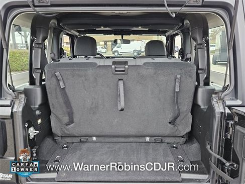 Used 2025 Jeep Wrangler Sport image 9