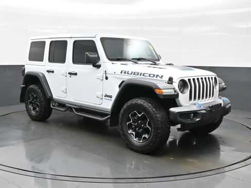 Used 2022 Jeep Wrangler Unlimited Rubicon 4xe w/ Cold Weather Group AWD/4WD image 11