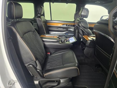 Used 2024 Jeep Grand Wagoneer L Series III AWD/4WD image 40