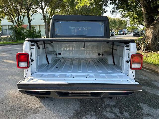 Certified 2023 Jeep Gladiator Overland AWD/4WD image 44