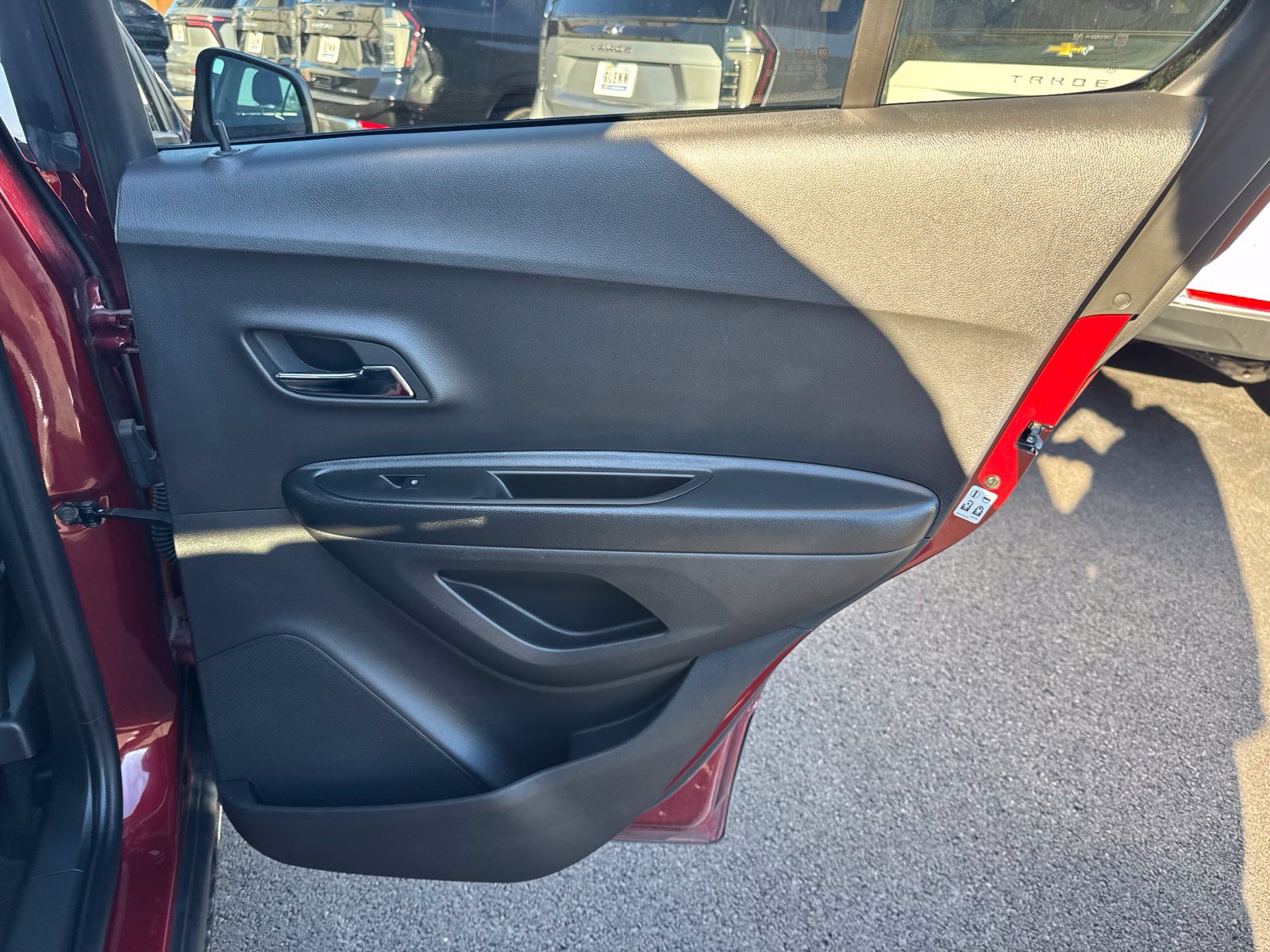 Used 2022 Chevrolet Trax LT w/ LT Convenience Package AWD/4WD image 28