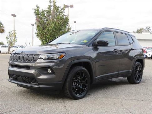 Used 2022 Jeep Compass Altitude image 3