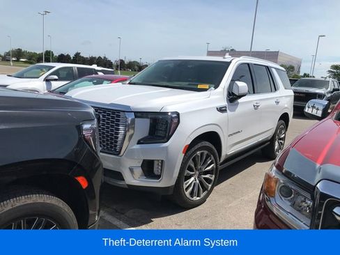 Used 2021 GMC Yukon Denali w/ Denali Premium Package AWD/4WD image 9