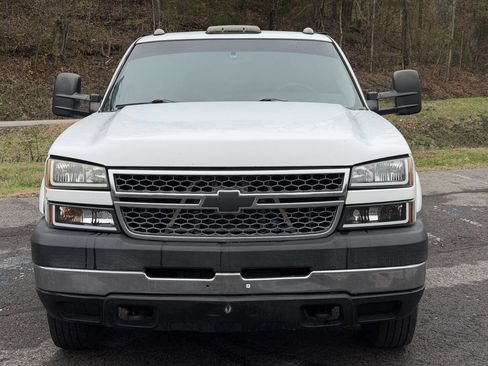 Used 2005 Chevrolet Silverado 3500 LS w/ Heavy-Duty Power Package image 3