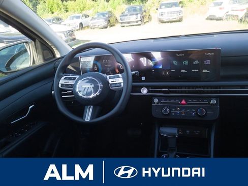 New 2026 Hyundai Tucson SE image 18