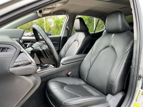 Used 2023 Toyota Camry XSE FWD image 22