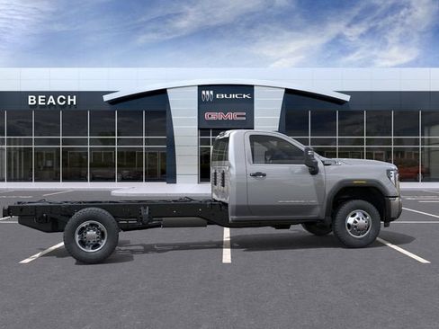 New 2026 GMC Sierra 3500 Pro AWD/4WD image 5