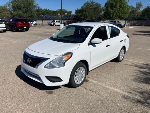 Used 2018 Nissan Versa S FWD image 1