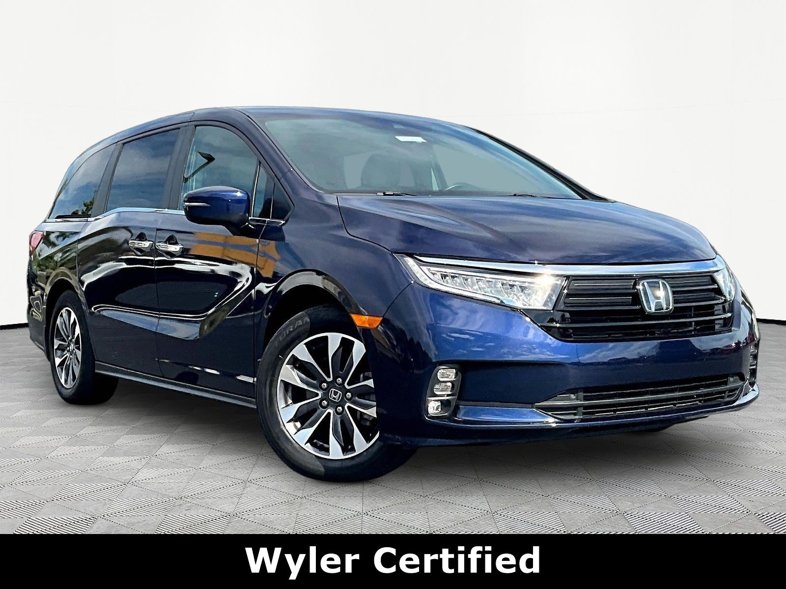 Used 2024 Honda Odyssey EX-L image 3