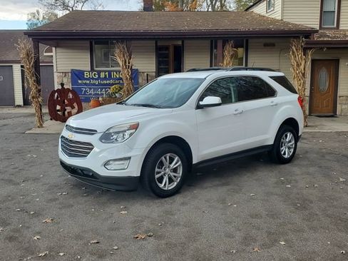 Used 2017 Chevrolet Equinox LT w/ Convenience Package image 2