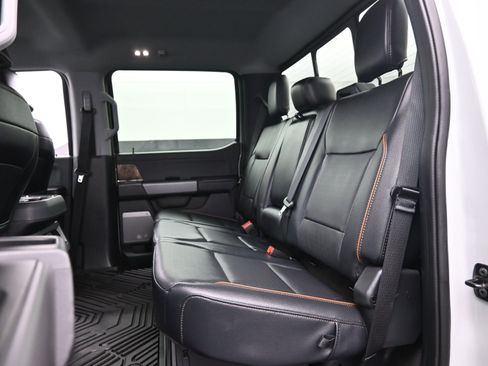 Used 2025 Ford F250 Lariat w/ Black Appearance Package image 16