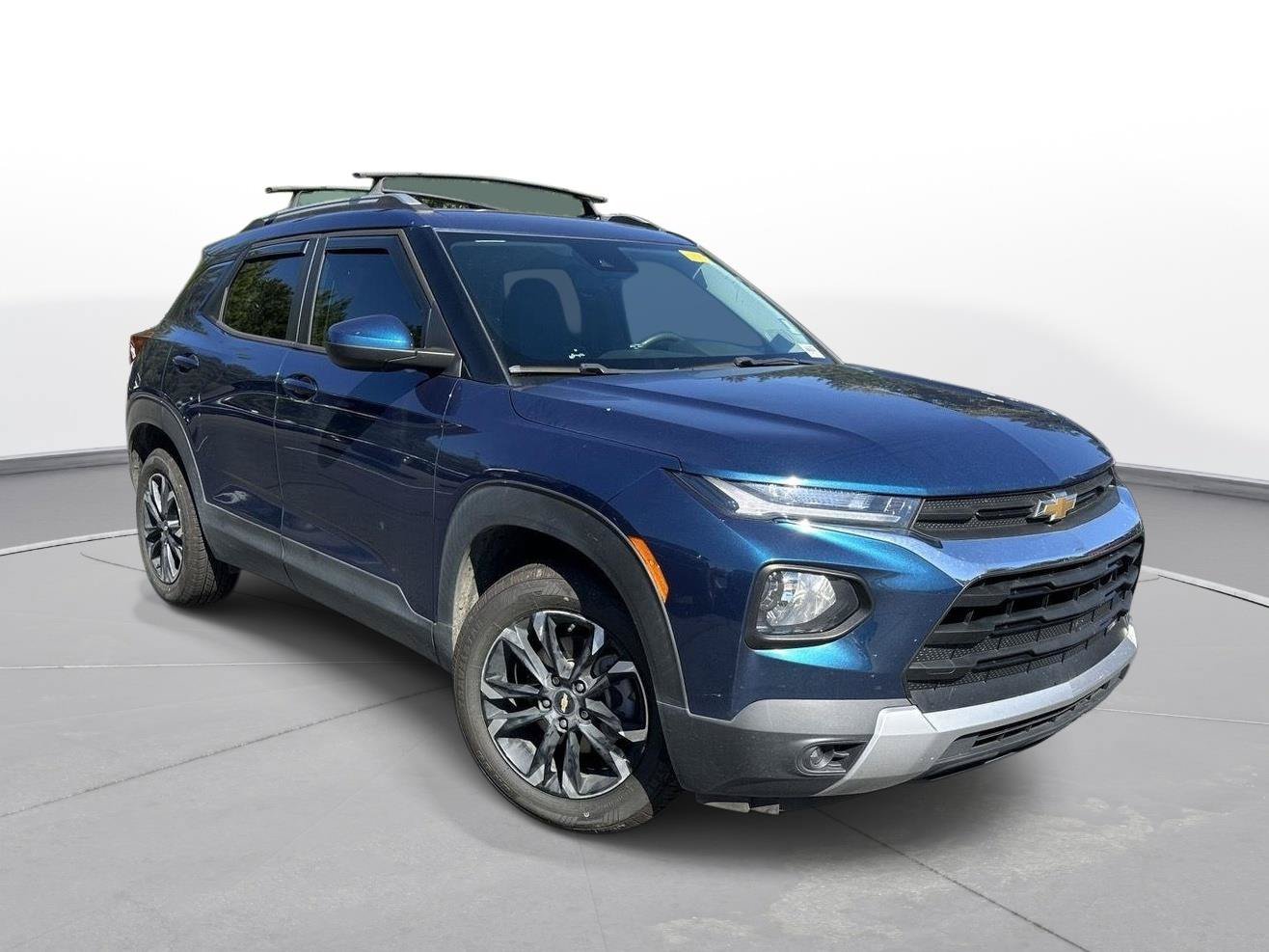 Used 2021 Chevrolet TrailBlazer LT FWD image 4