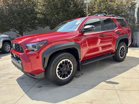 Used 2026 Toyota 4Runner TRD Off-Road Premium AWD/4WD image 3