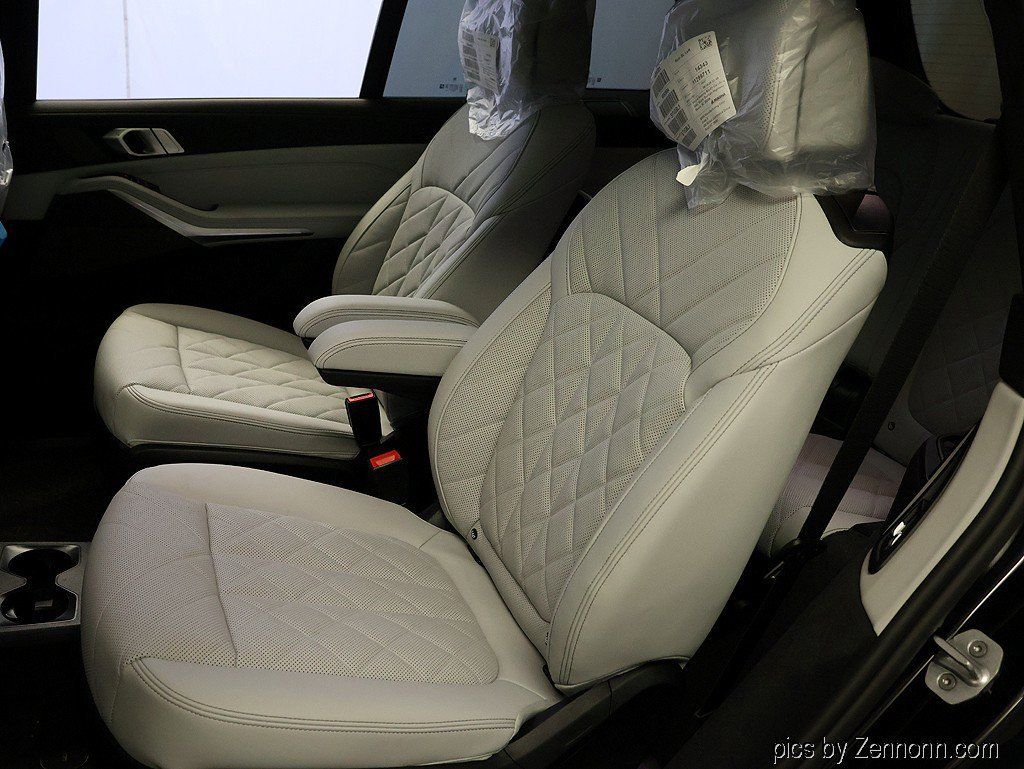 Used 2027 BMW X7 xDrive40i w/ M Sport Package AWD/4WD image 10