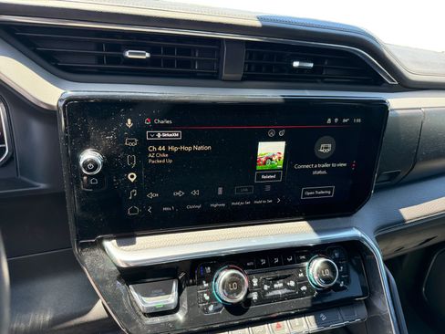Used 2025 GMC Sierra 1500 Denali w/ Technology Package AWD/4WD image 12