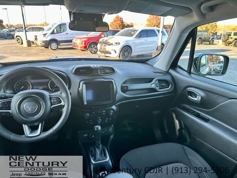 Used 2023 Jeep Renegade Latitude image 20