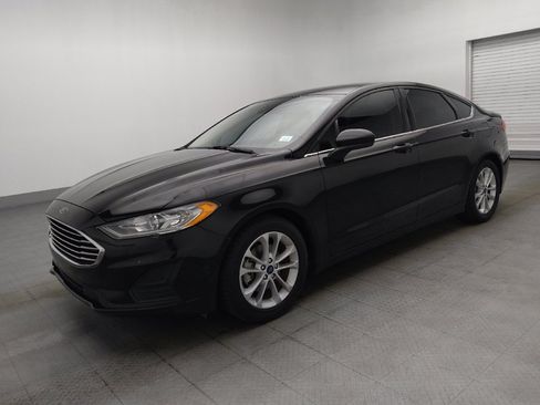 Used 2019 Ford Fusion SE FWD image 2