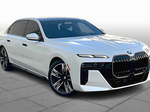 Used 2025 BMW 760i xDrive 760i xDrive w/ Executive Package image 3