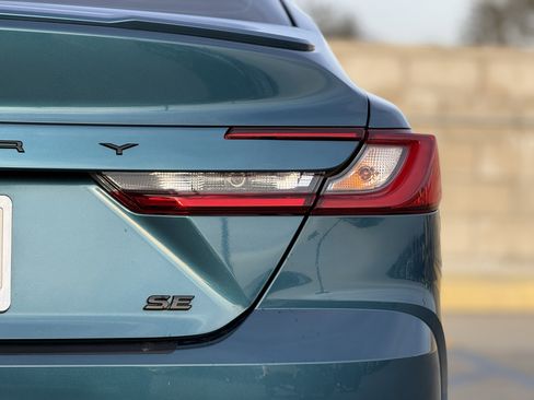 Used 2025 Toyota Camry SE image 12