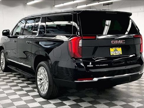 Used 2025 GMC Yukon XL Elevation w/ Elevation Premium Package AWD/4WD image 2