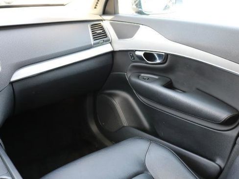 Used 2021 Volvo XC90 T5 Momentum w/ Climate Package image 16
